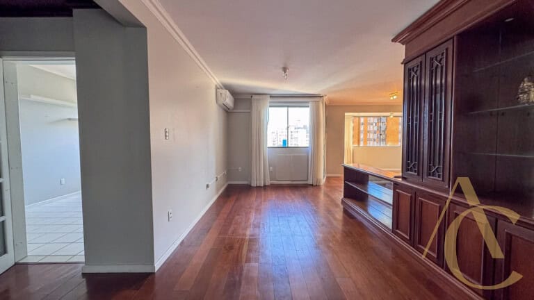 Apartamento à venda – 2 quartos sendo 1 suíte – Centro – Florianópolis/SC.