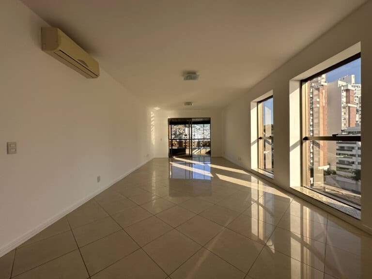 Apartamento para locação – 3 suítes, 3 vagas de garagem – Agronômica – Florianópolis, SC.