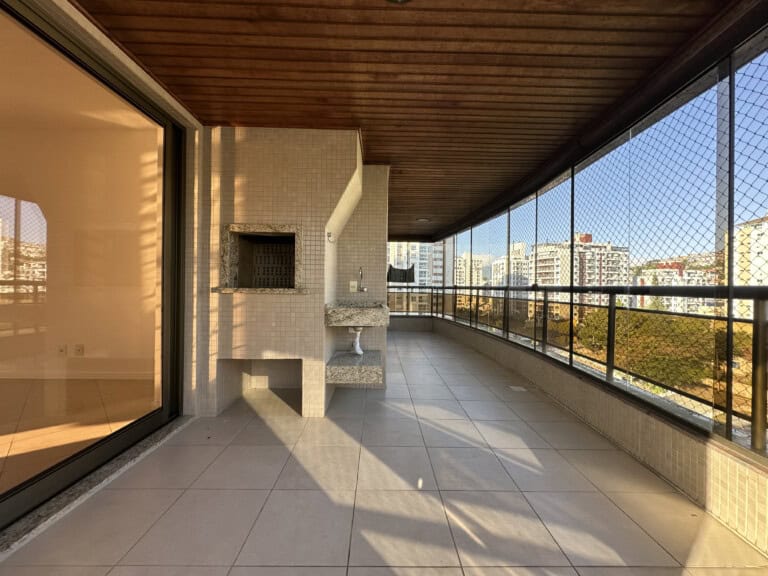 Apartamento para locação – 3 suítes, 3 vagas de garagem – Agronômica – Florianópolis, SC.