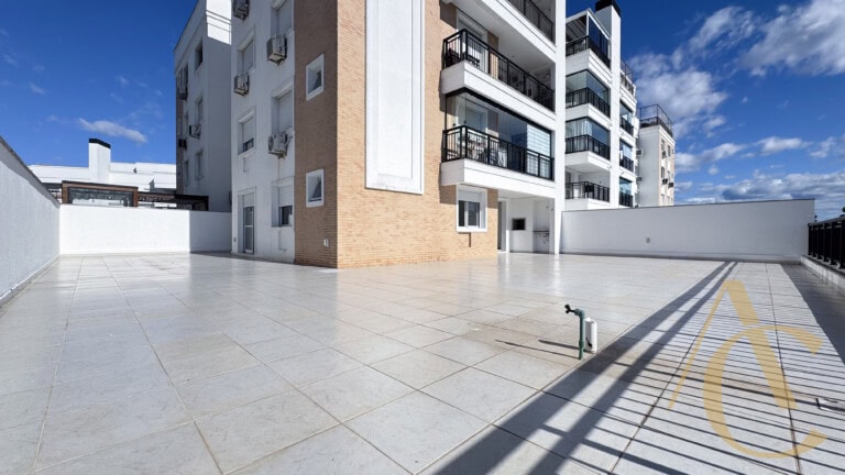 Apartamento para alugar – 03 suítes – Abraão – Florianópolis/SC.