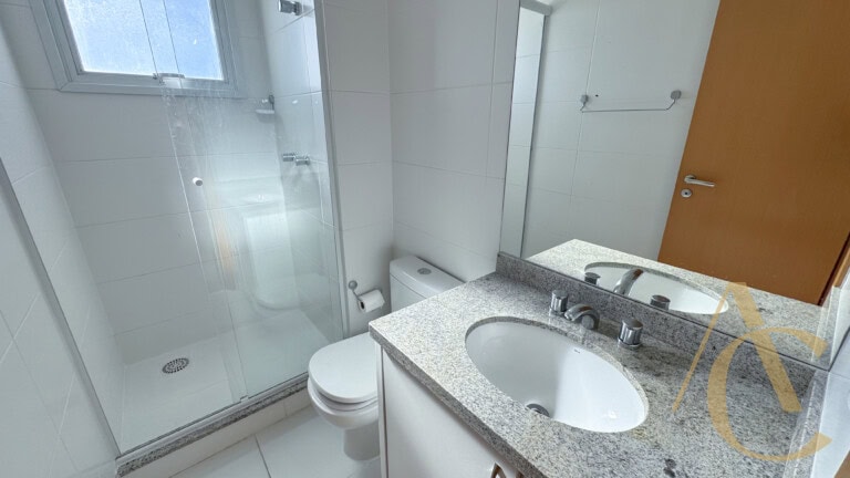 Apartamento/Cobertura para alugar – 03 suítes – 02 vagas de garagem – Abraão – Florianópolis/SC.