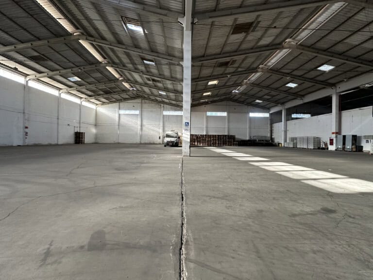 Galpão para alugar – 4.445 m² – Distrito Industrial – São José/SC.