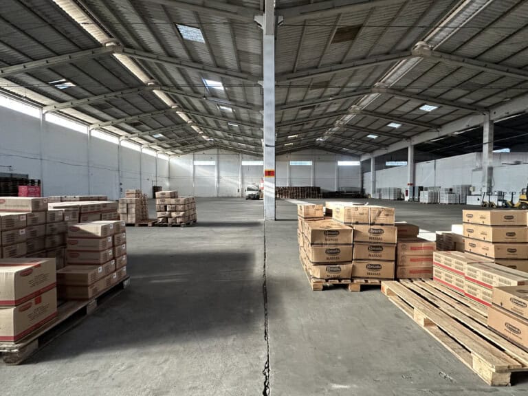 Galpão para alugar – 4.445 m² – Distrito Industrial – São José/SC.