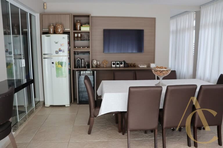 Casa à venda – 4 quartos sendo 3 suítes – Saco Grande, Florianópolis/SC.