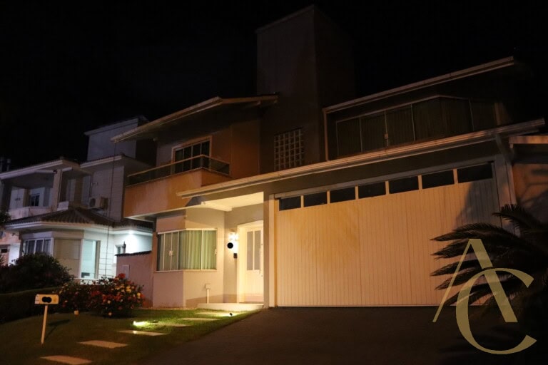 Casa à venda – 4 quartos sendo 3 suítes – Saco Grande, Florianópolis/SC.