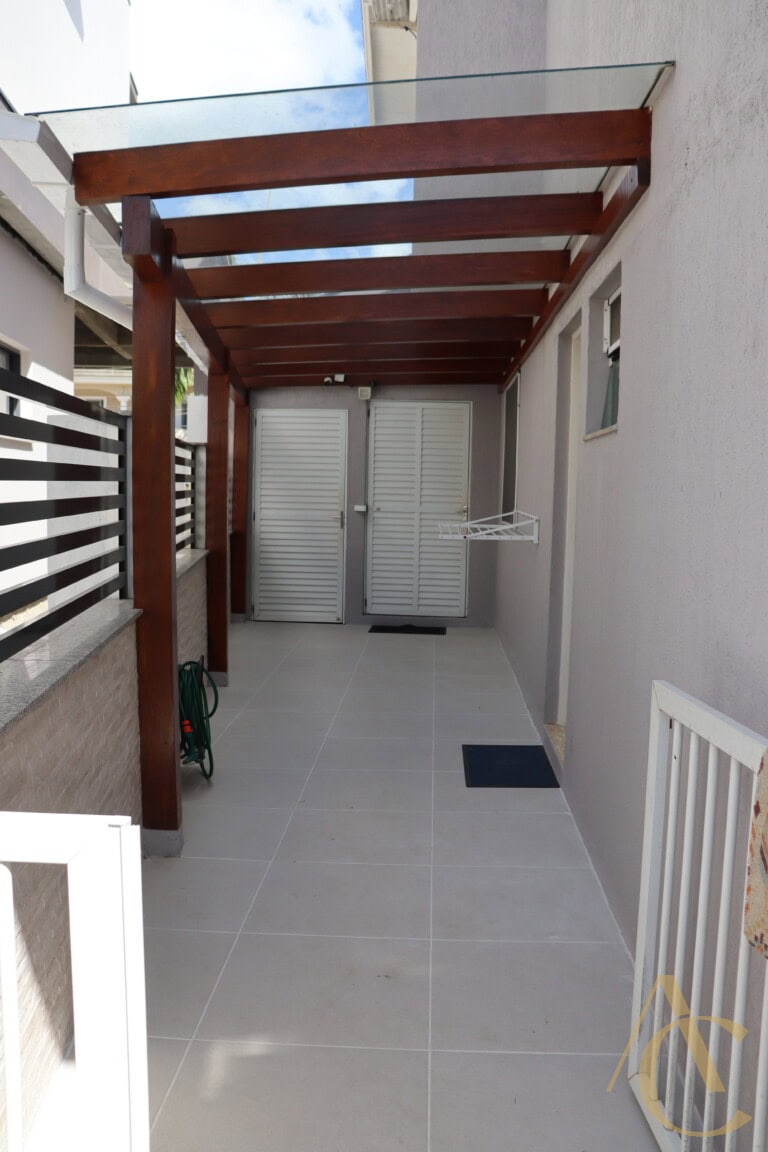 Casa à venda – 4 quartos sendo 3 suítes – Saco Grande, Florianópolis/SC.