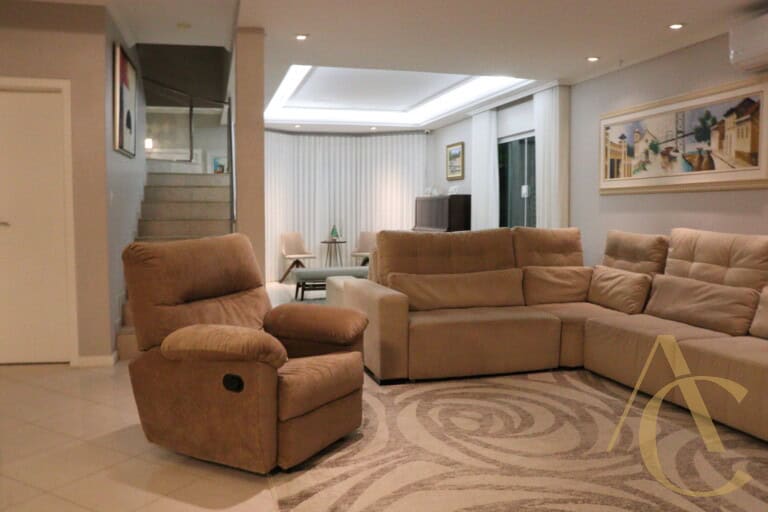 Casa à venda – 4 quartos sendo 3 suítes – Saco Grande, Florianópolis/SC.