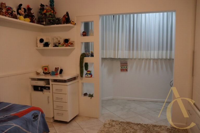 Casa à venda – 4 quartos sendo 3 suítes – Saco Grande, Florianópolis/SC.