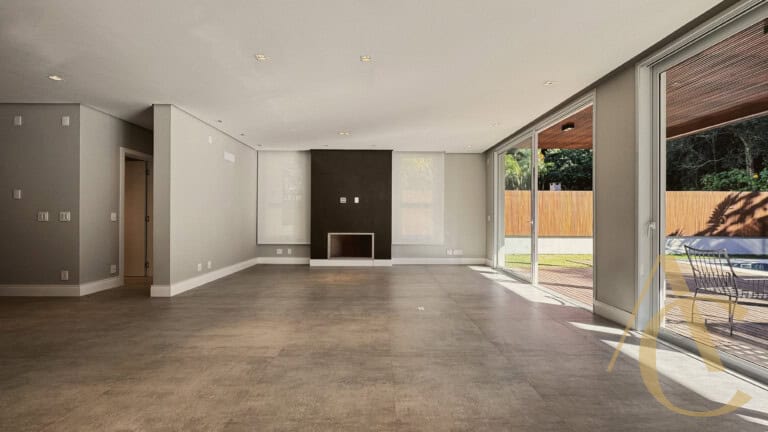 Casa residencial para venda – 03 quartos sendo 02 suítes – Praia Mole, Florianópolis/SC.