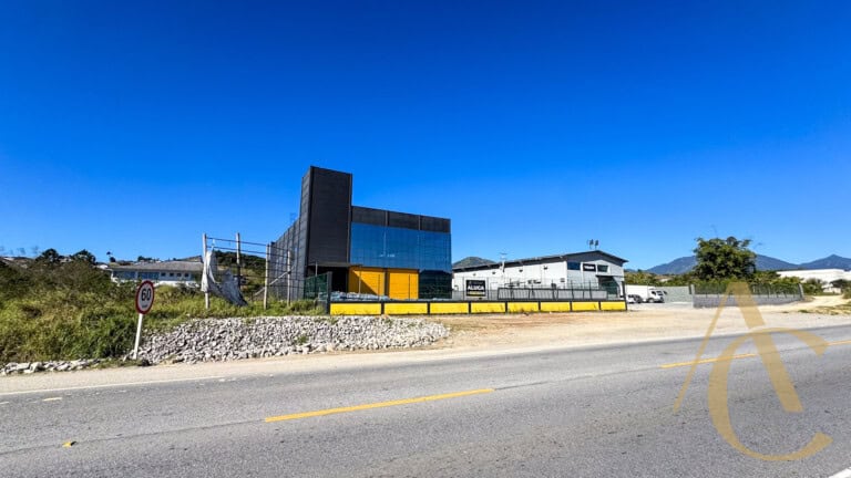 Galpão para alugar – 2.000m² – Santo Amaro da Imperatriz/SC.