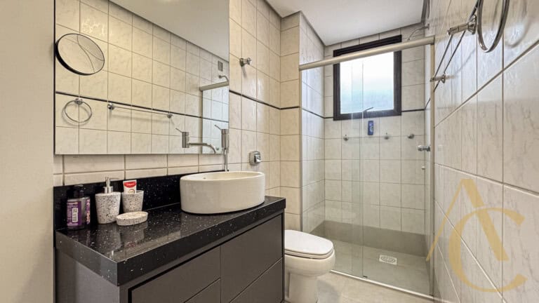 Apartamento para alugar – 3 quartos sendo 1 suíte – Agronômica, Florianópolis/SC.