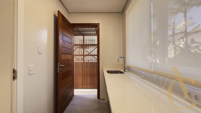 Casa residencial para venda – 03 quartos sendo 02 suítes – Praia Mole, Florianópolis/SC.