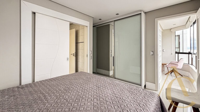 Apartamento para alugar – 3 quartos sendo 1 suíte – Agronômica, Florianópolis/SC.