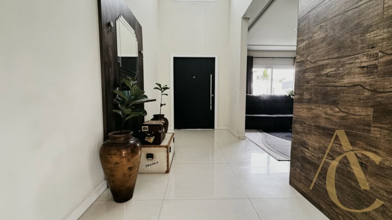 Casa residencial para venda – 4 quartos, sendo 3 suítes – Rio Tavares, Florianópolis/SC.