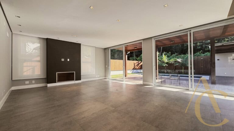 Casa residencial para venda – 03 quartos sendo 02 suítes – Praia Mole, Florianópolis/SC.