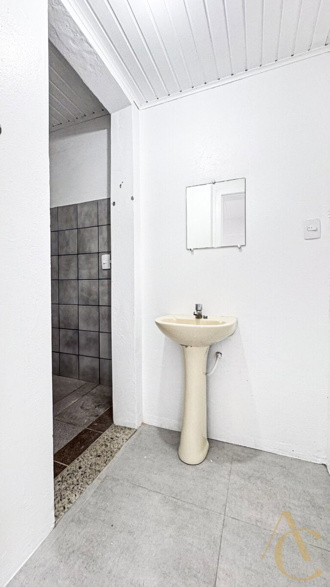 Loja para alugar – 15,00m² – Cachoeira do Bom Jesus, Florianópolis/SC.