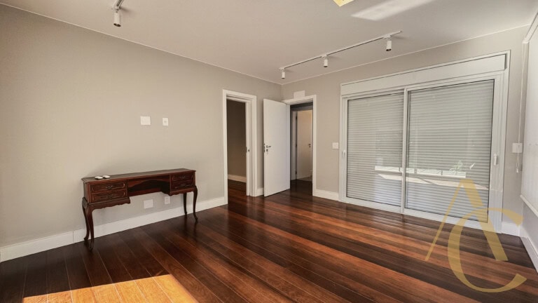 Casa residencial para venda – 03 quartos sendo 02 suítes – Praia Mole, Florianópolis/SC.