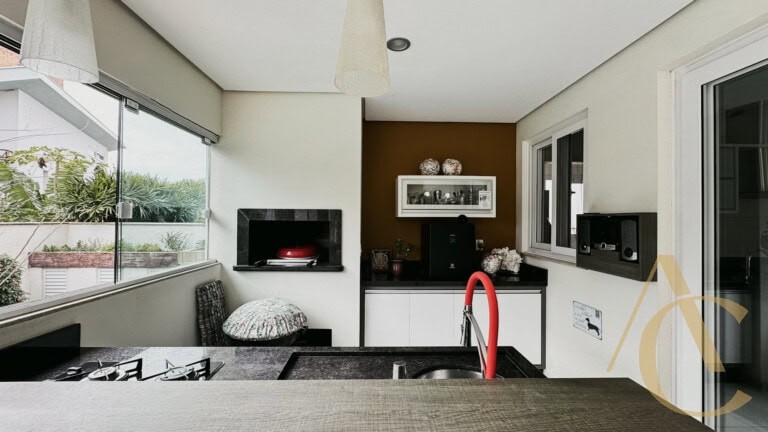 Casa residencial para venda – 4 quartos, sendo 3 suítes – Rio Tavares, Florianópolis/SC.