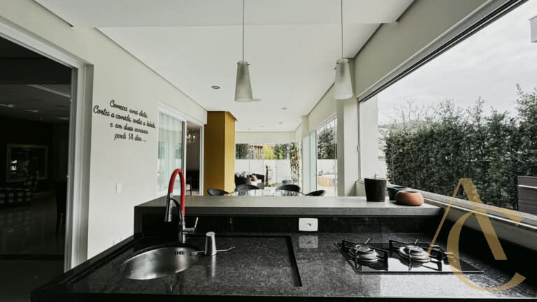 Casa residencial para venda – 4 quartos, sendo 3 suítes – Rio Tavares, Florianópolis/SC.