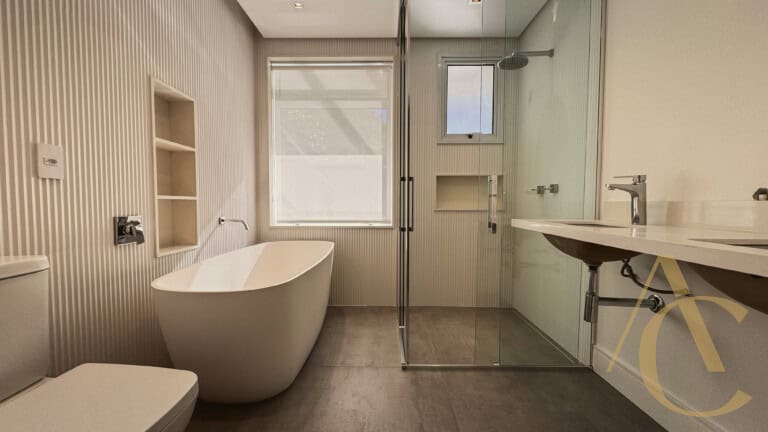 Casa residencial para venda – 03 quartos sendo 02 suítes – Praia Mole, Florianópolis/SC.