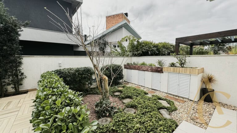 Casa residencial para venda – 4 quartos, sendo 3 suítes – Rio Tavares, Florianópolis/SC.