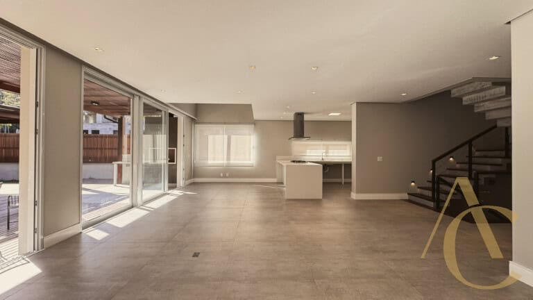 Casa residencial para venda – 03 quartos sendo 02 suítes – Praia Mole, Florianópolis/SC.