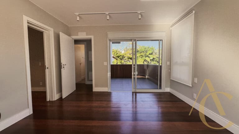 Casa residencial para venda – 03 quartos sendo 02 suítes – Praia Mole, Florianópolis/SC.