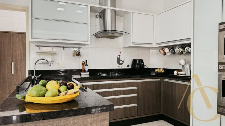 Casa residencial para venda – 4 quartos, sendo 3 suítes – Rio Tavares, Florianópolis/SC.