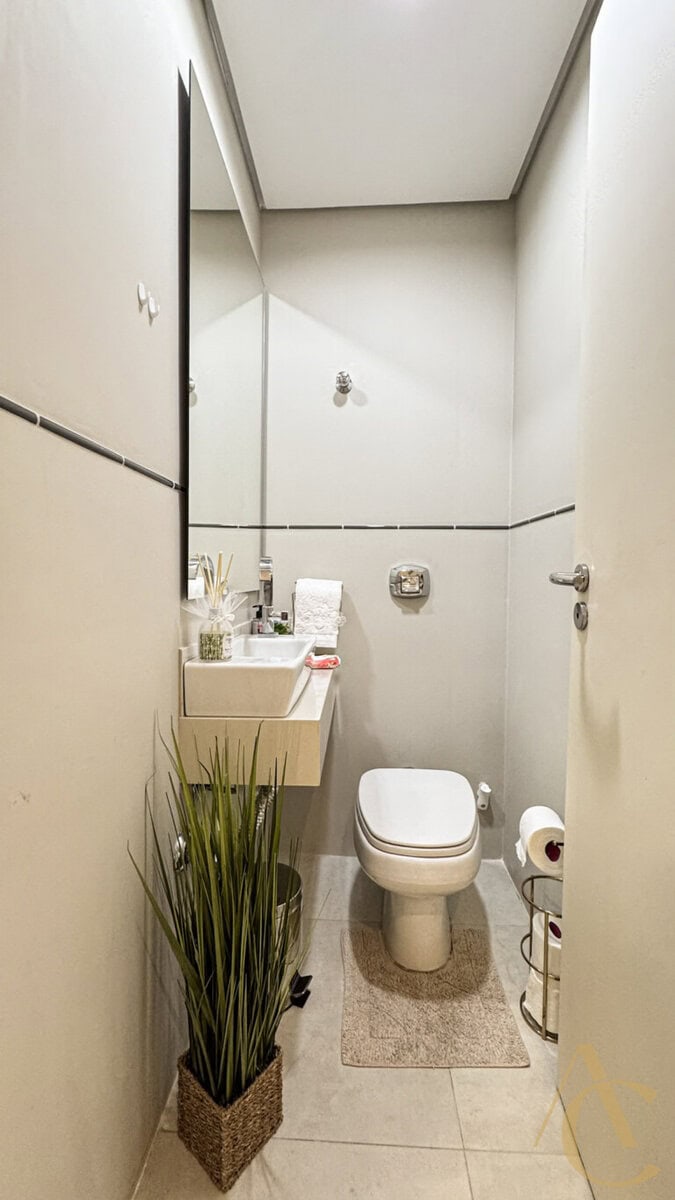 Apartamento para alugar – 3 quartos sendo 1 suíte – Agronômica, Florianópolis/SC.