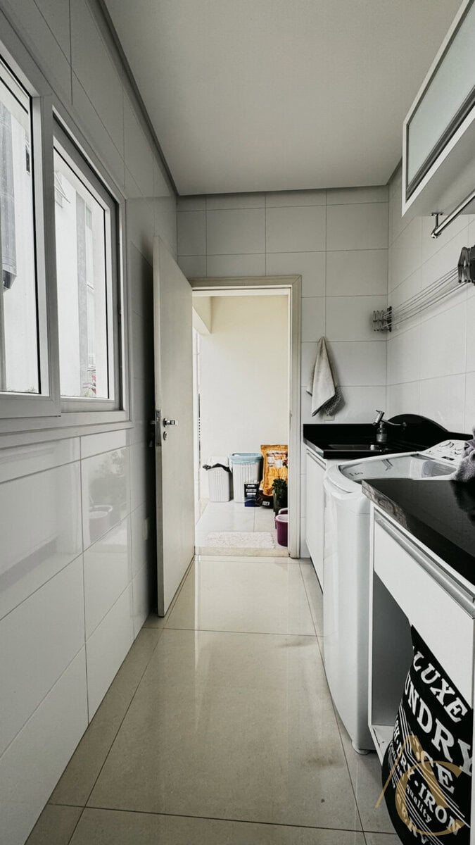 Casa residencial para venda – 4 quartos, sendo 3 suítes – Rio Tavares, Florianópolis/SC.