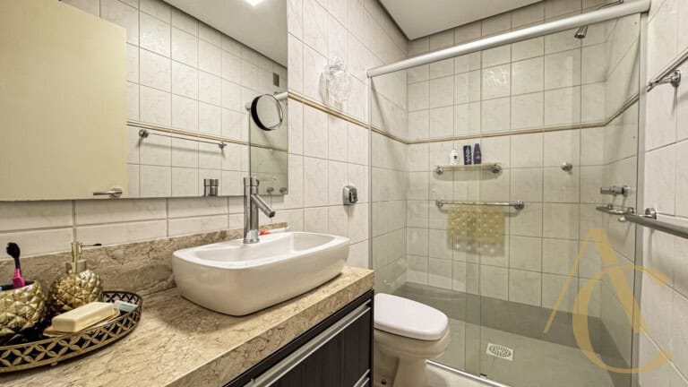 Apartamento para alugar – 3 quartos sendo 1 suíte – Agronômica, Florianópolis/SC.