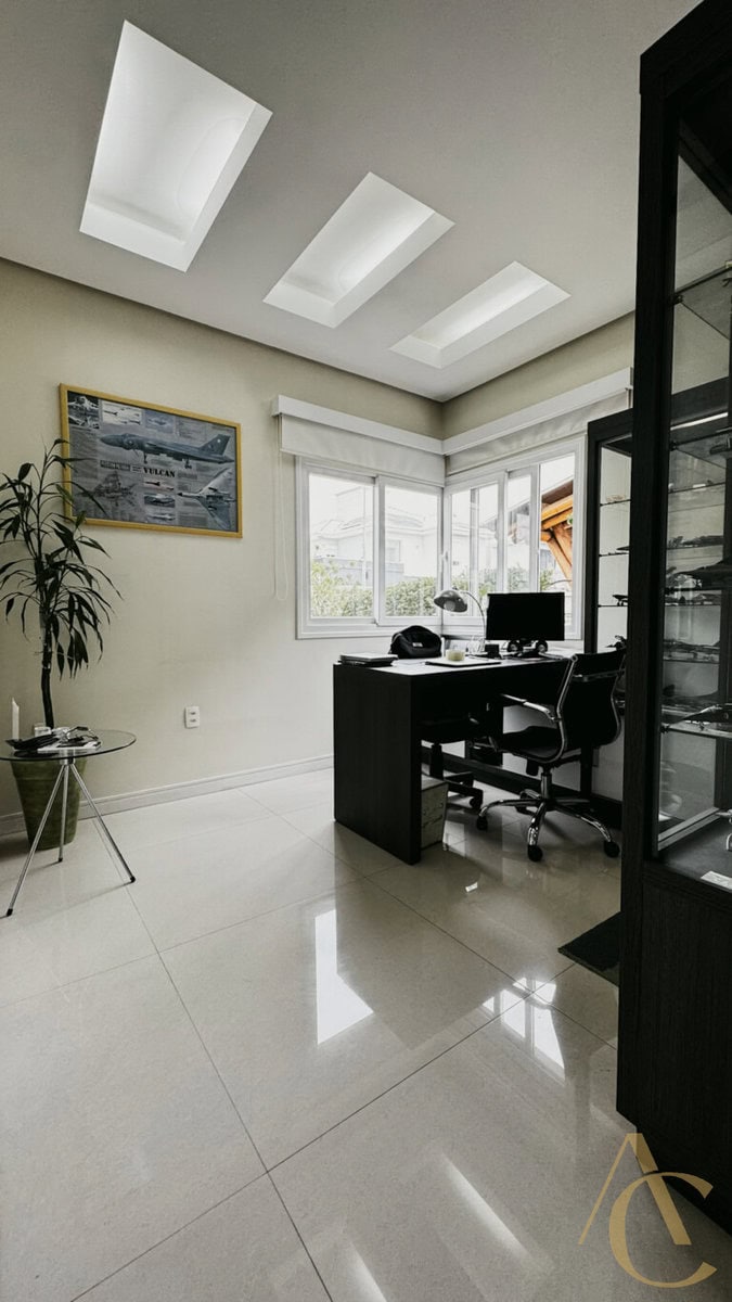 Casa residencial para venda – 4 quartos, sendo 3 suítes – Rio Tavares, Florianópolis/SC.