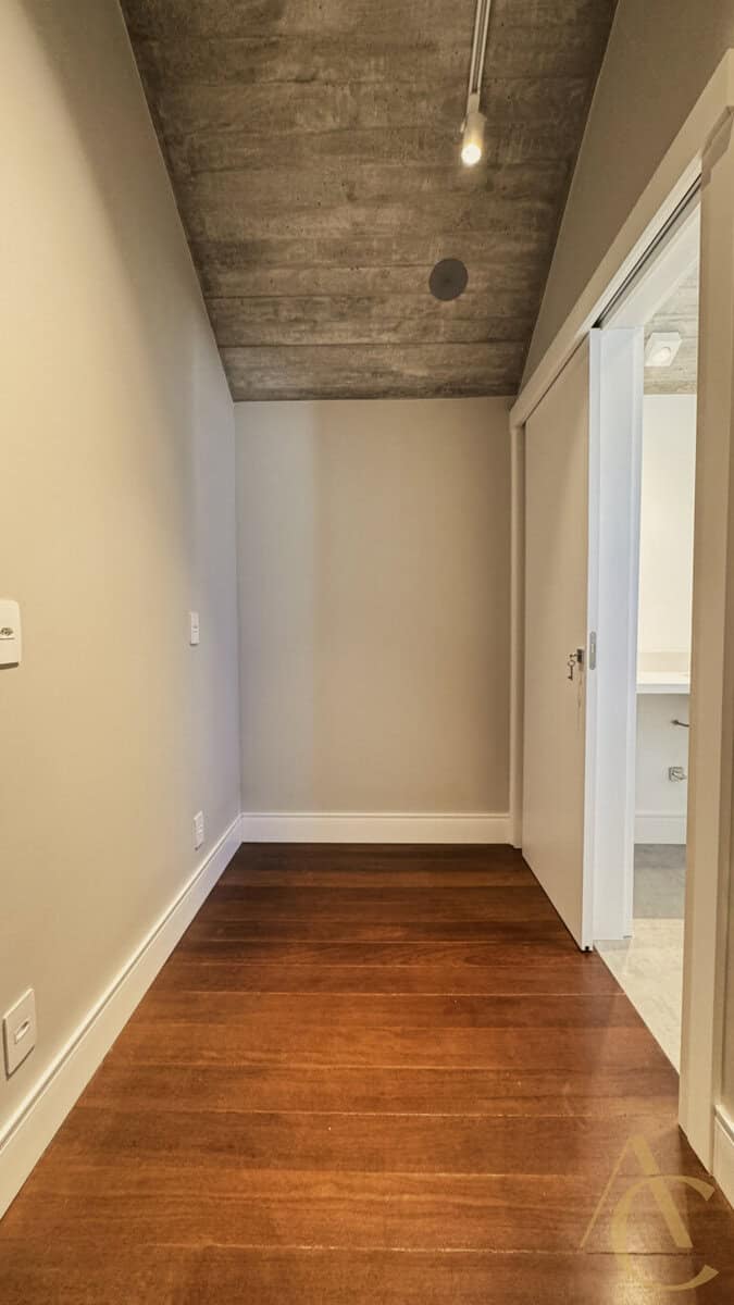 Casa residencial para venda – 03 quartos sendo 02 suítes – Praia Mole, Florianópolis/SC.