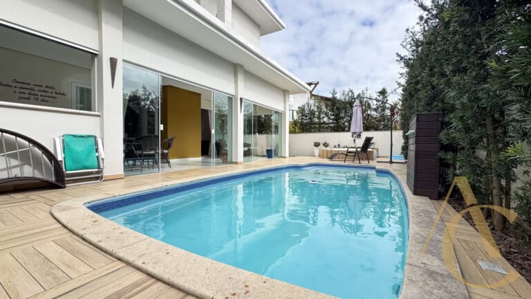 Casa residencial para venda – 4 quartos, sendo 3 suítes – Rio Tavares, Florianópolis/SC.