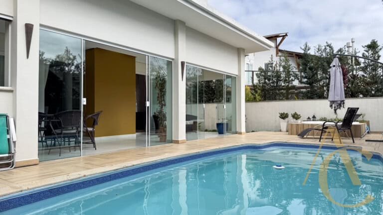 Casa residencial para venda – 4 quartos, sendo 3 suítes – Rio Tavares, Florianópolis/SC.