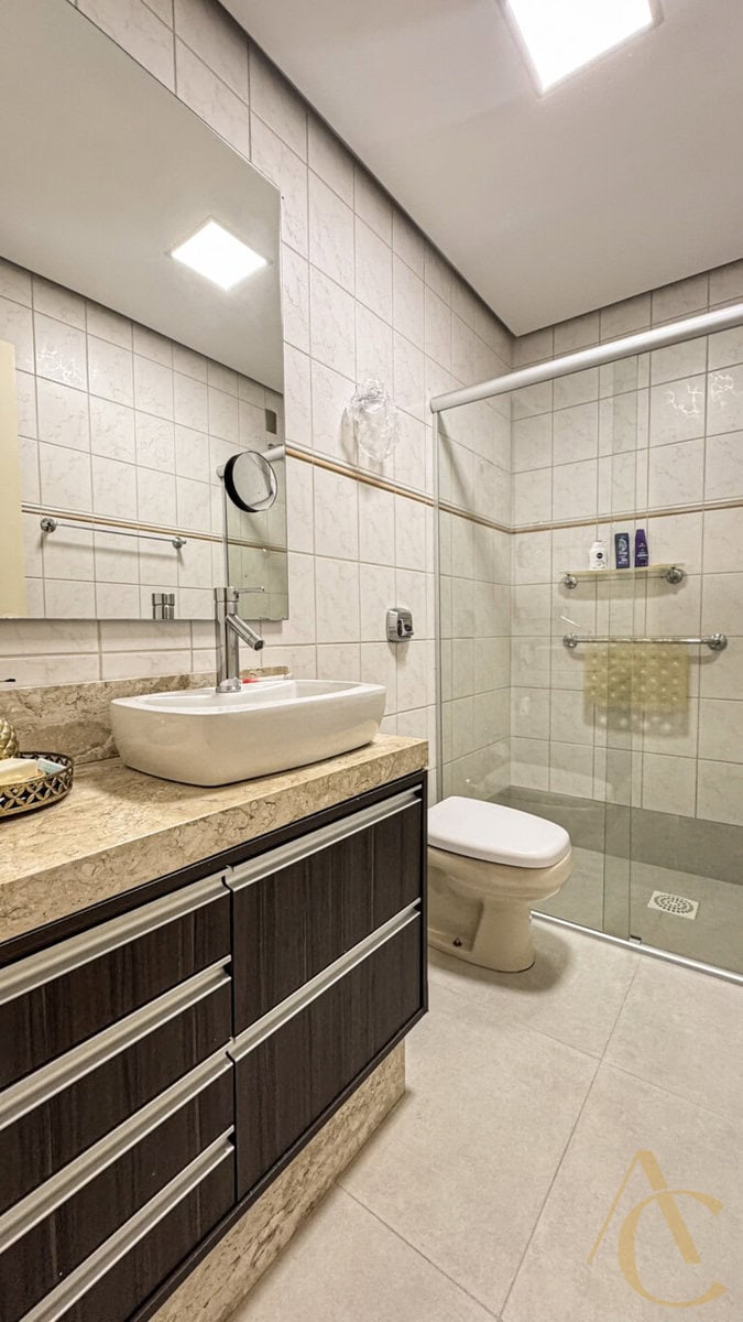 Apartamento para alugar – 3 quartos sendo 1 suíte – Agronômica, Florianópolis/SC.