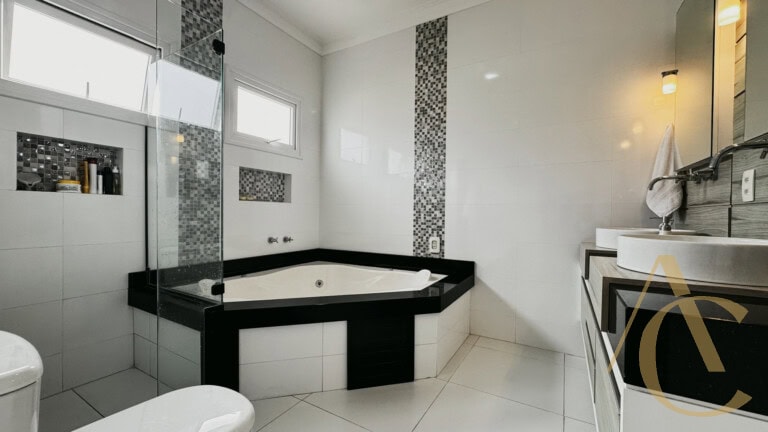 Casa residencial para venda – 4 quartos, sendo 3 suítes – Rio Tavares, Florianópolis/SC.