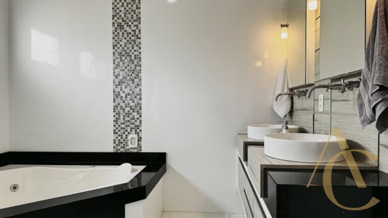 Casa residencial para venda – 4 quartos, sendo 3 suítes – Rio Tavares, Florianópolis/SC.