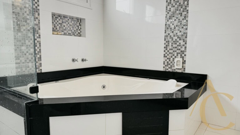 Casa residencial para venda – 4 quartos, sendo 3 suítes – Rio Tavares, Florianópolis/SC.