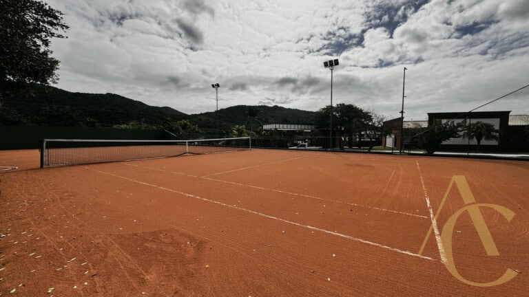 Casa residencial para venda – 4 quartos, sendo 3 suítes – Rio Tavares, Florianópolis/SC.