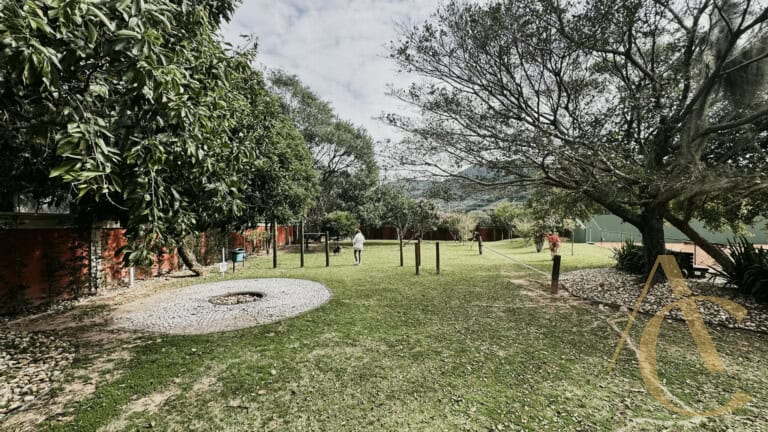 Casa residencial para venda – 4 quartos, sendo 3 suítes – Rio Tavares, Florianópolis/SC.