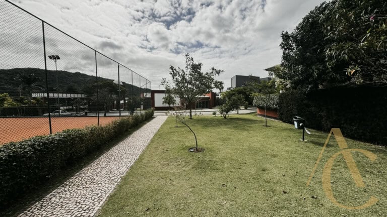 Casa residencial para venda – 4 quartos, sendo 3 suítes – Rio Tavares, Florianópolis/SC.