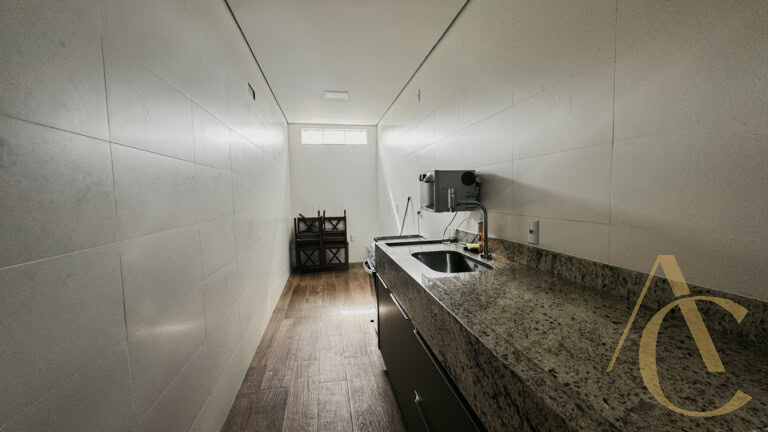 Casa residencial para venda – 4 quartos, sendo 3 suítes – Rio Tavares, Florianópolis/SC.