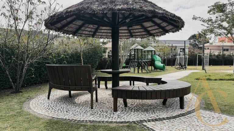 Casa residencial para venda – 4 quartos, sendo 3 suítes – Rio Tavares, Florianópolis/SC.