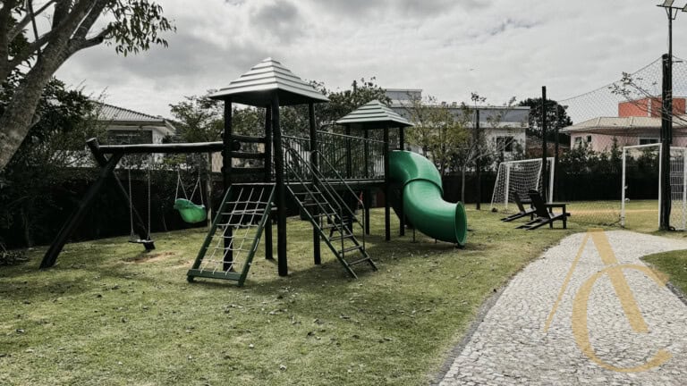 Casa residencial para venda – 4 quartos, sendo 3 suítes – Rio Tavares, Florianópolis/SC.