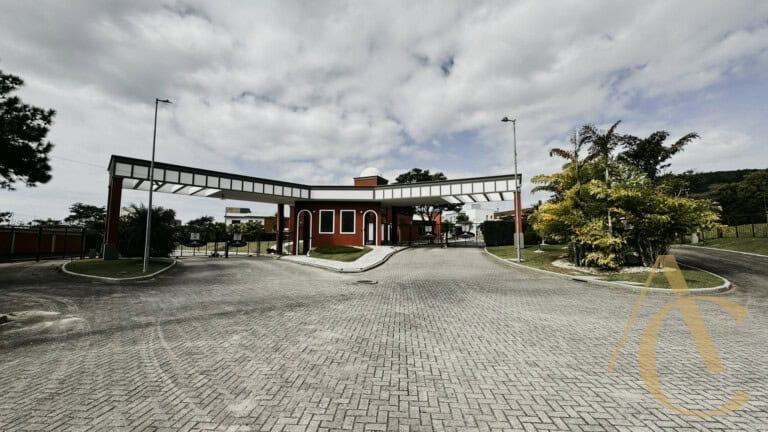 Casa residencial para venda – 4 quartos, sendo 3 suítes – Rio Tavares, Florianópolis/SC.