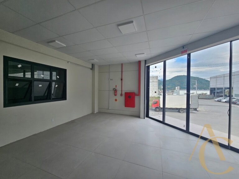 Galpão para alugar – 1.600m² – Aririú, Palhoça/SC.
