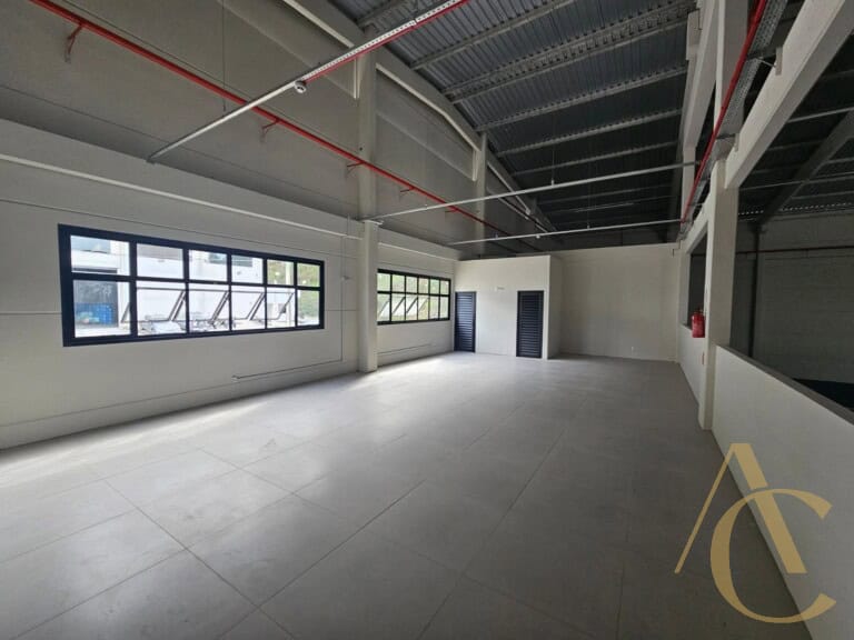 Galpão para alugar – 1.600m² – Aririú, Palhoça/SC.