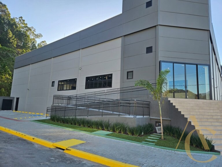 Galpão para alugar – 1.600m² – Aririú, Palhoça/SC.