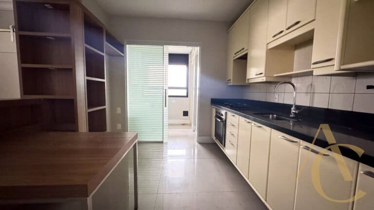 Apartamento à venda – 03 quartos sendo 01 suíte – Centro, Florianópolis/SC.